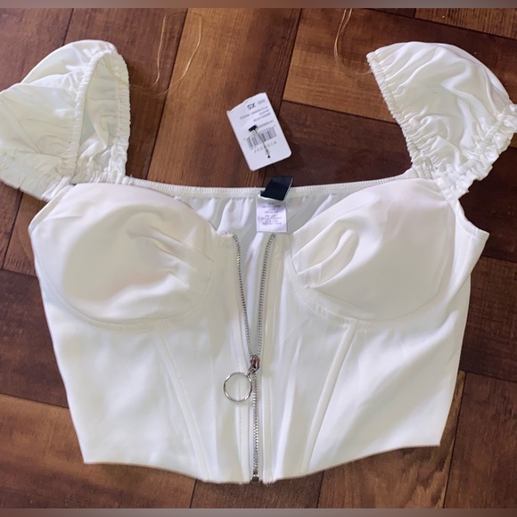 Windsor White Zipper Top - Picture 1 of 3